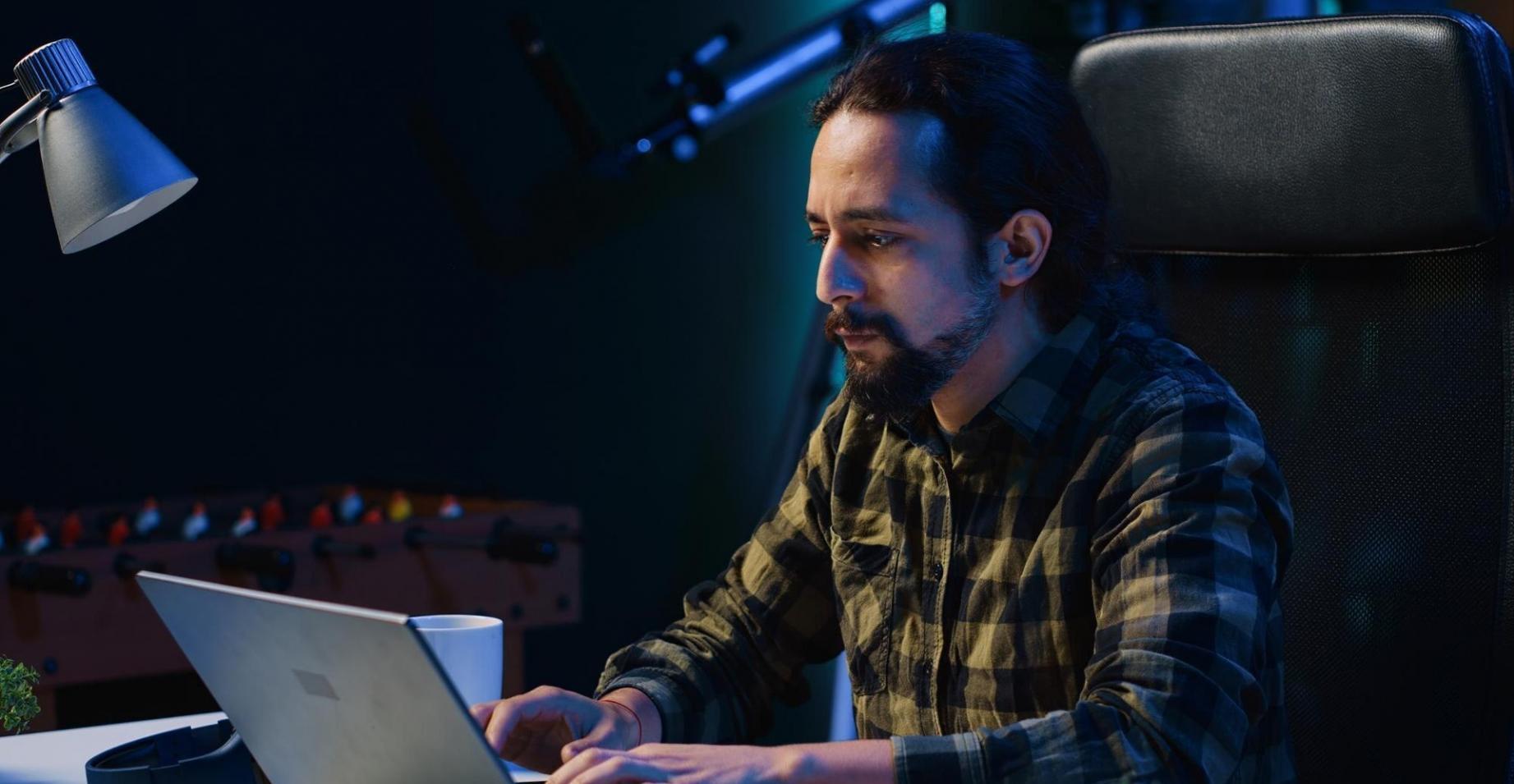 Studenti collaborano su progetto di level design